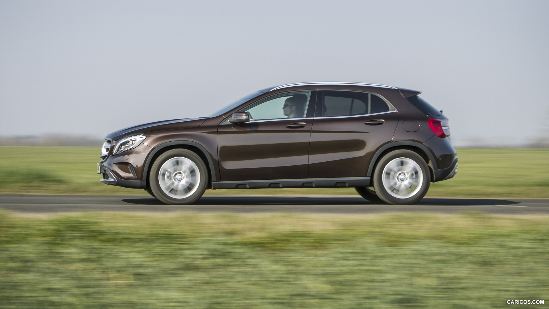 2015 Mercedes-Benz GLA 200 CDI (UK-Version)  - Side, #154 of 274