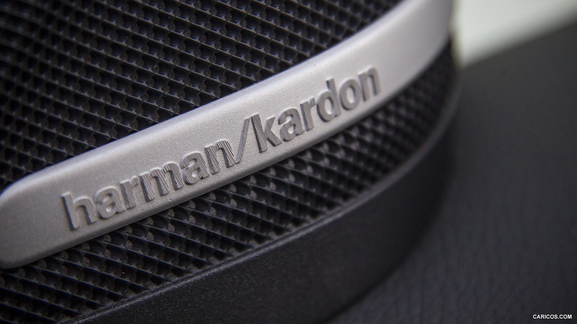 2015 Mercedes-Benz GLA 200 CDI (UK-Version) - Harman Kardon Speakers - Interior Detail, #219 of 274