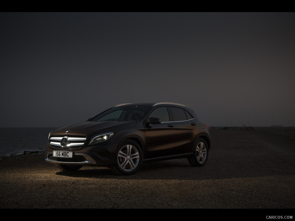 2015 Mercedes-Benz GLA 200 CDI (UK-Version)  - Front