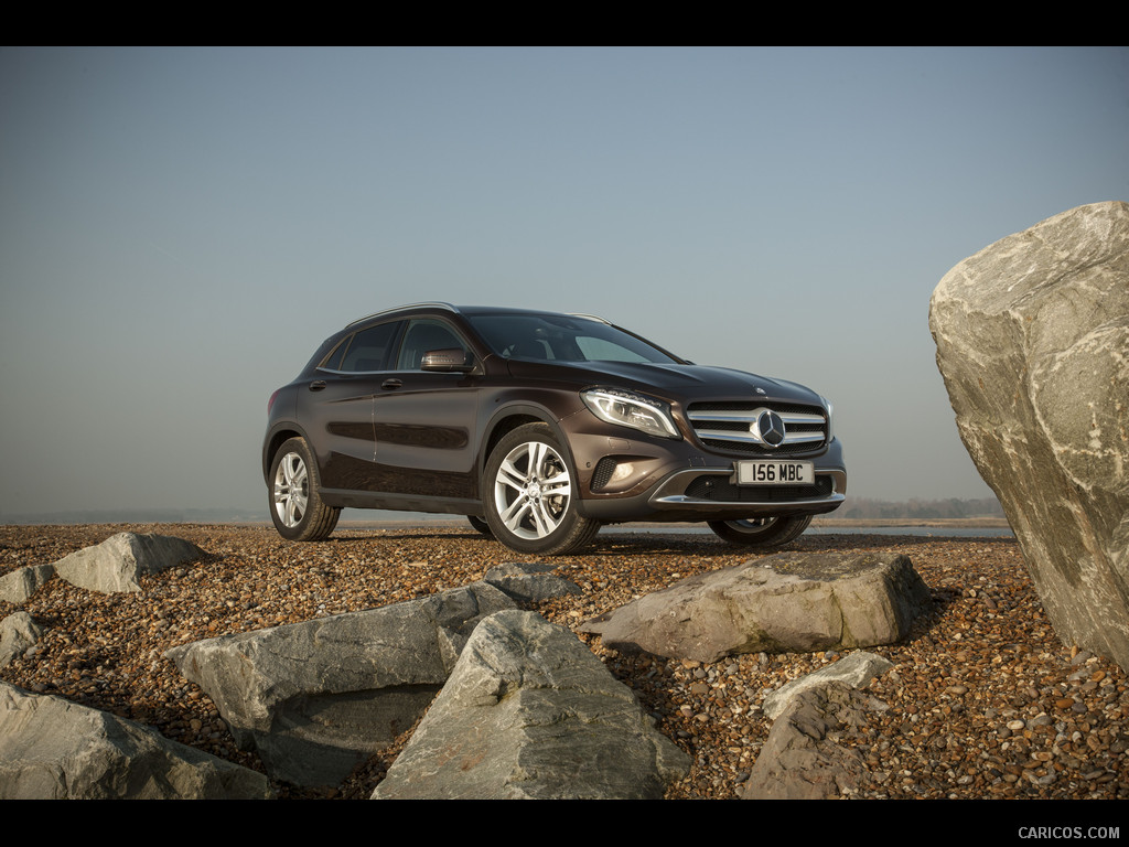 2015 Mercedes-Benz GLA 200 CDI (UK-Version)  - Front