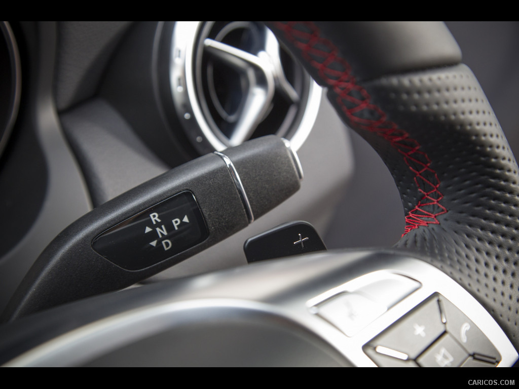 2015 Mercedes-Benz GLA 200 CDI (UK-Version)  - Interior Detail