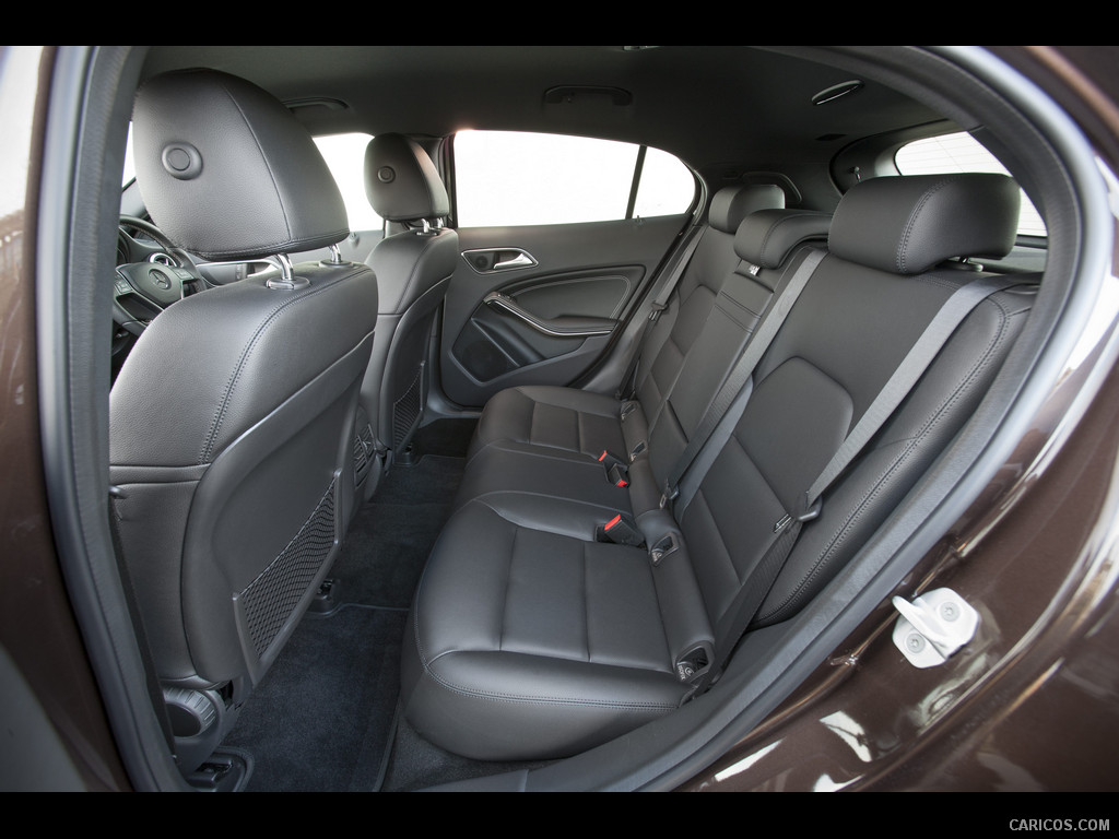 2015 Mercedes-Benz GLA 200 CDI (UK-Version)  - Interior Rear Seats