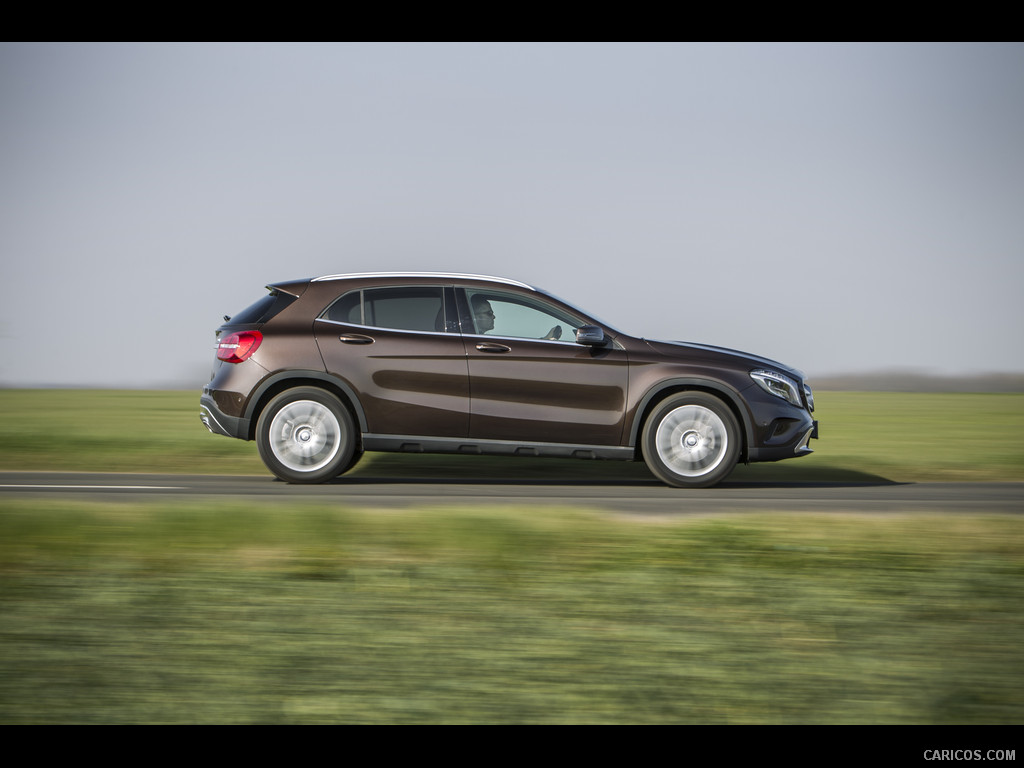 2015 Mercedes-Benz GLA 200 CDI (UK-Version)  - Side