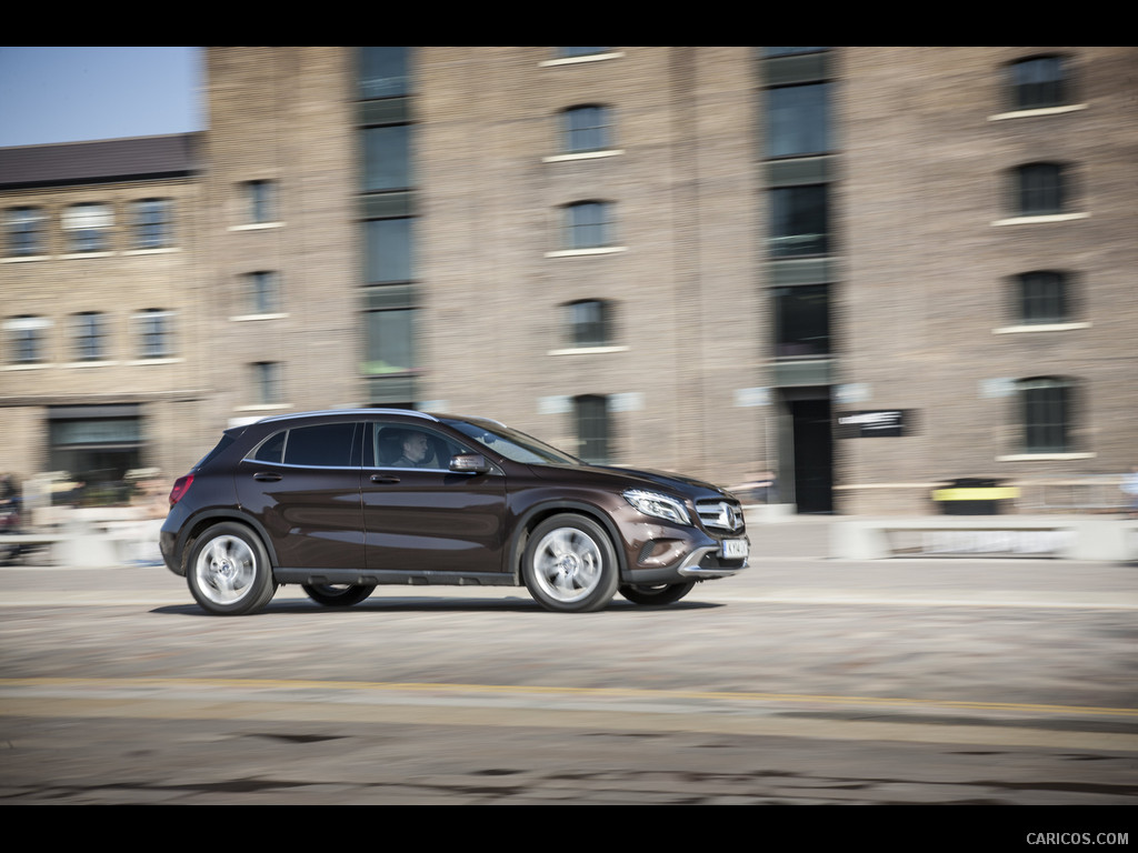 2015 Mercedes-Benz GLA 200 CDI (UK-Version)  - Side