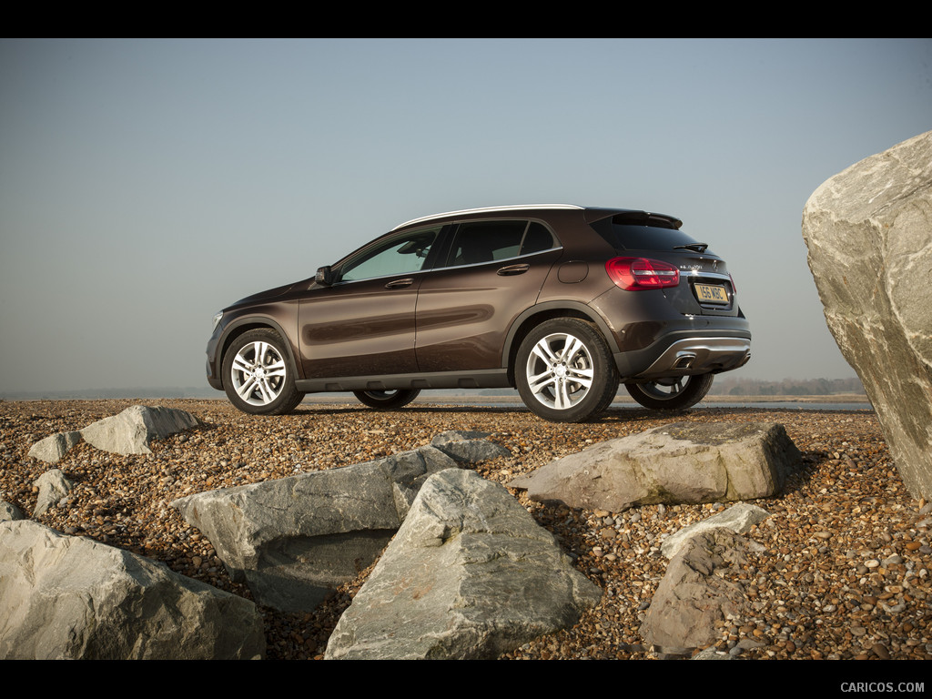 2015 Mercedes-Benz GLA 200 CDI (UK-Version)  - Side