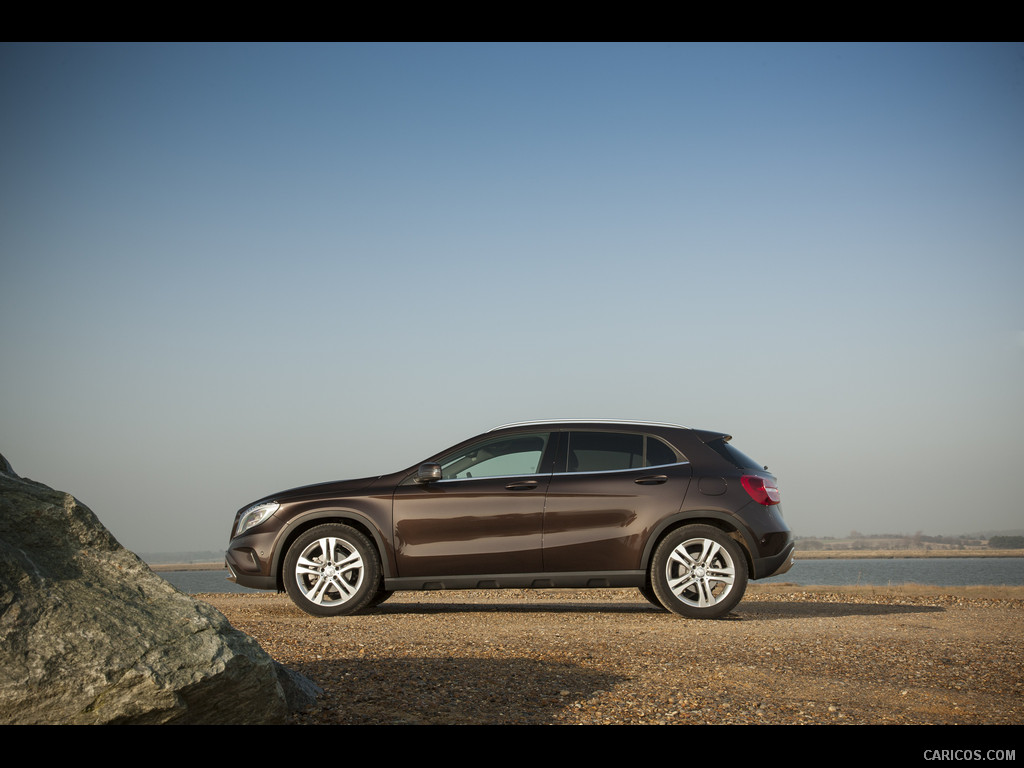 2015 Mercedes-Benz GLA 200 CDI (UK-Version)  - Side