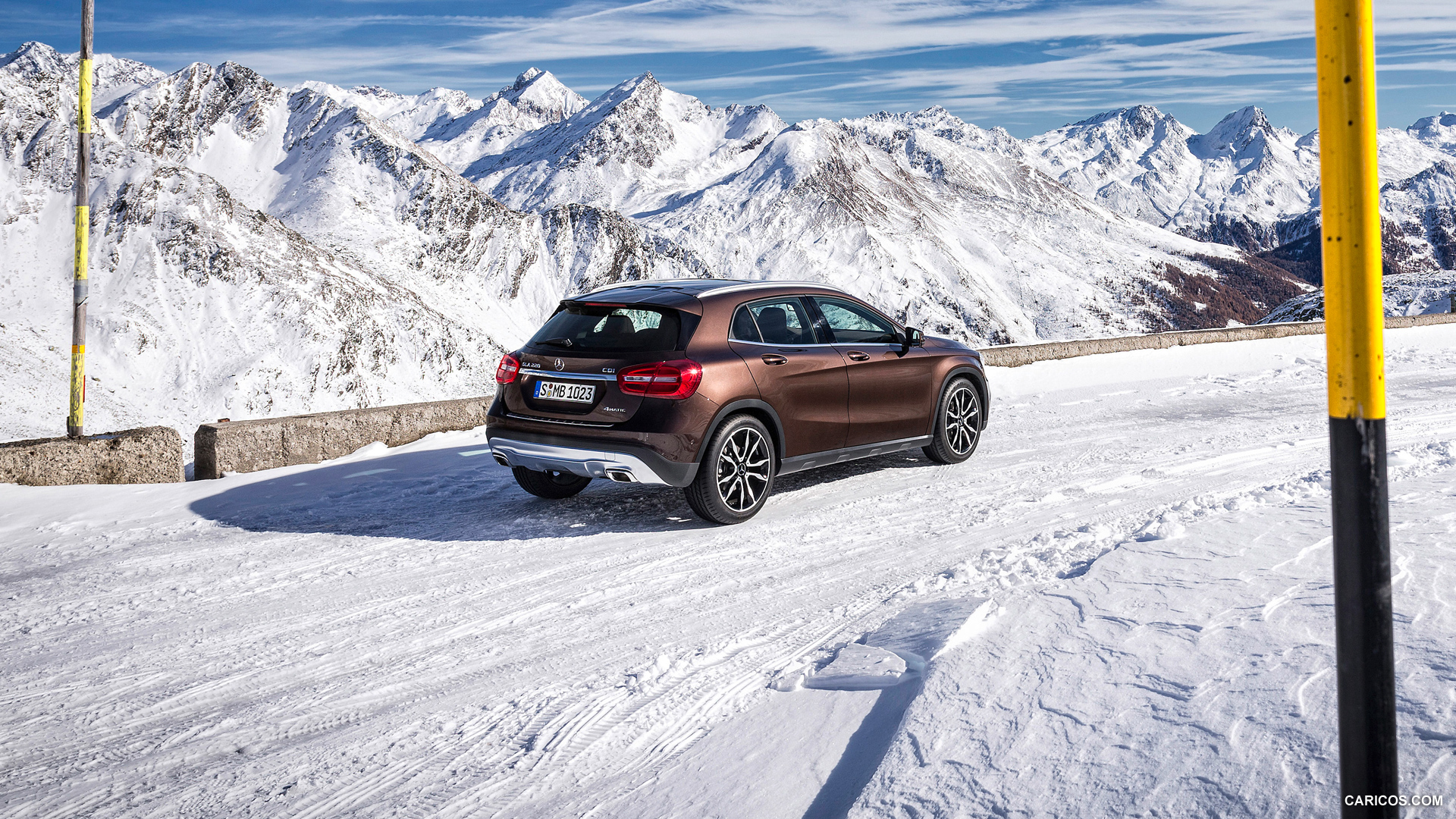 2015 Mercedes-Benz GLA 220 CDI 4MATIC - In Snow - Rear, #63 of 71