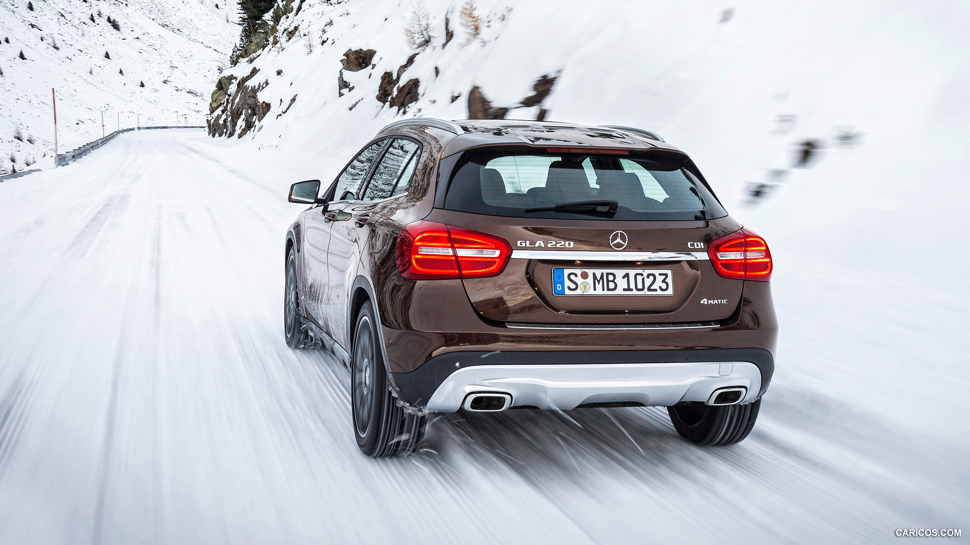 2015 Mercedes-Benz GLA 220 CDI 4MATIC - In Snow - Rear, #67 of 71
