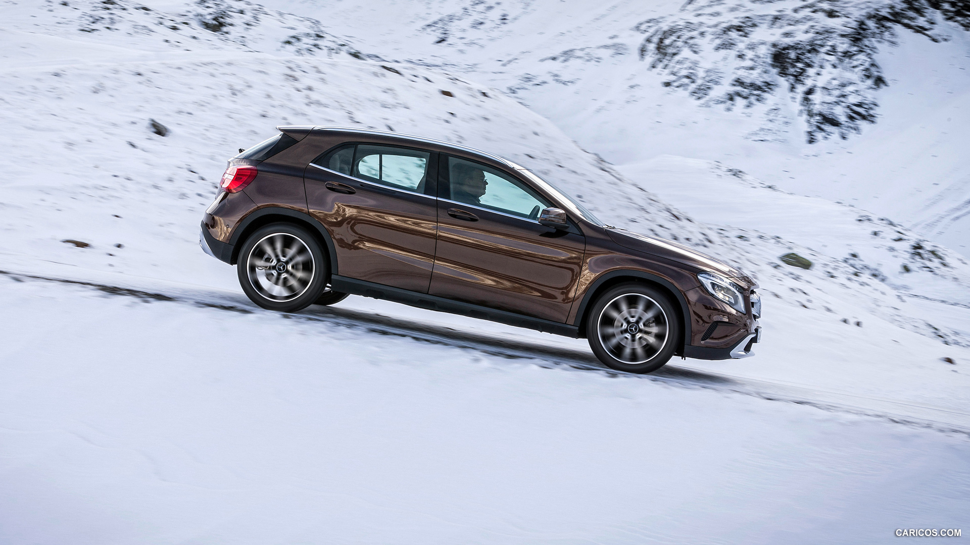 2015 Mercedes-Benz GLA 220 CDI 4MATIC - In Snow - Side, #61 of 71