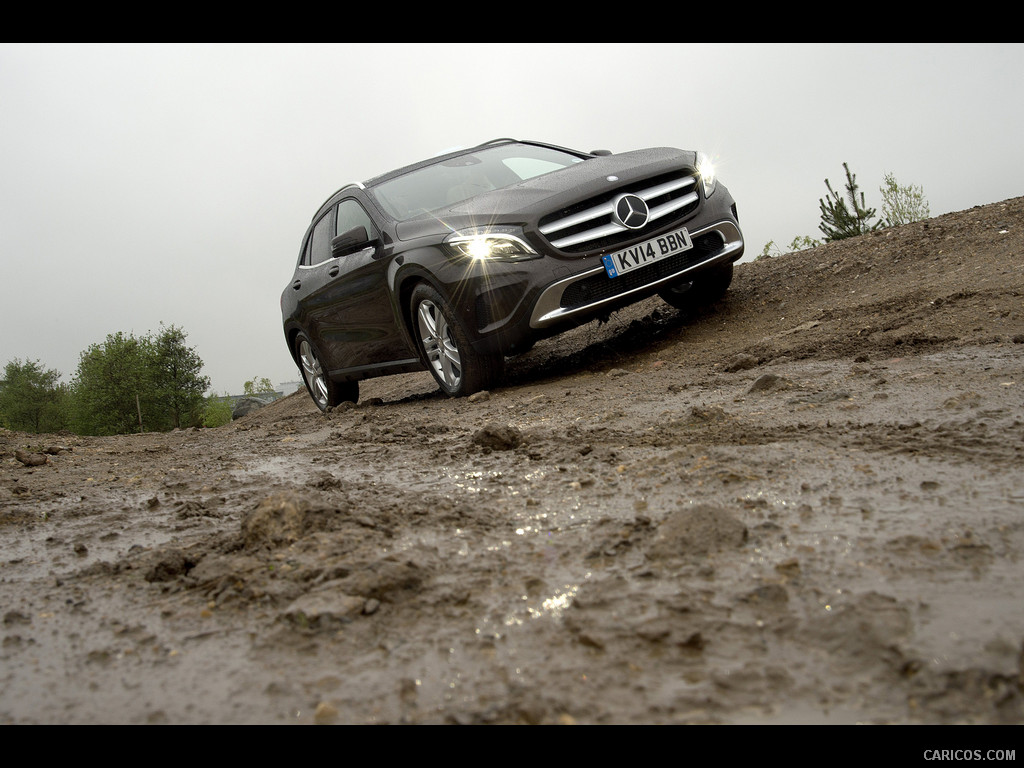 2015 Mercedes-Benz GLA 220 CDI 4MATIC AMG (UK-Version)  - Off-Road