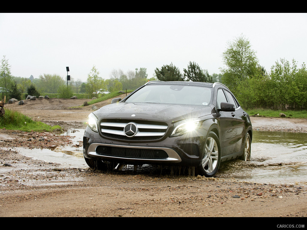 2015 Mercedes-Benz GLA 220 CDI 4MATIC AMG (UK-Version)  - Off-Road