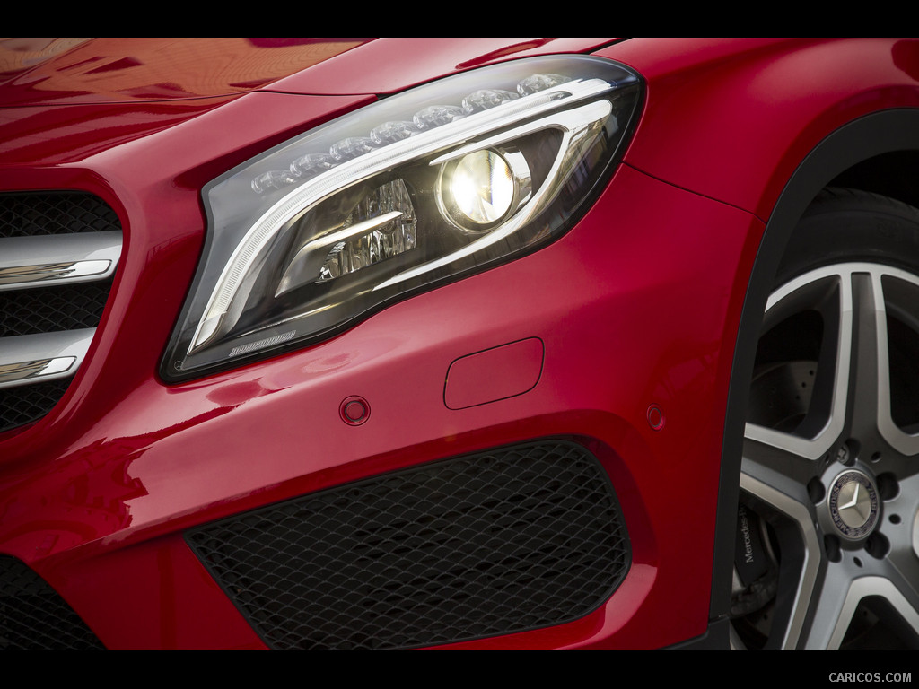 2015 Mercedes-Benz GLA 250 AMG (UK-Version)  - Headlight