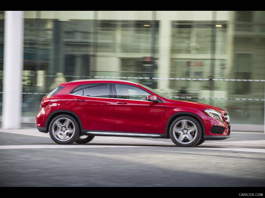 2015 Mercedes-Benz GLA 250 AMG (UK-Version)  - Side