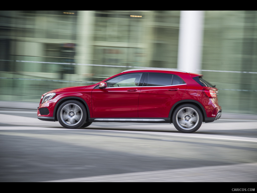 2015 Mercedes-Benz GLA 250 AMG (UK-Version)  - Side