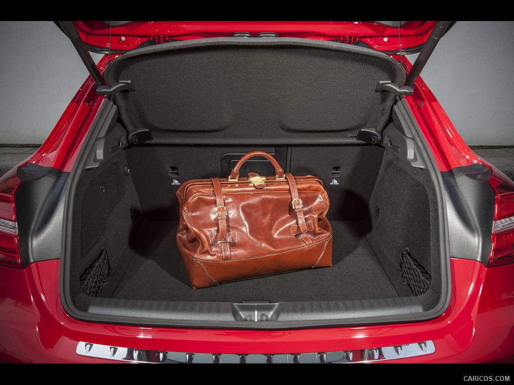 2015 Mercedes-Benz GLA 250 AMG (UK-Version)  - Trunk