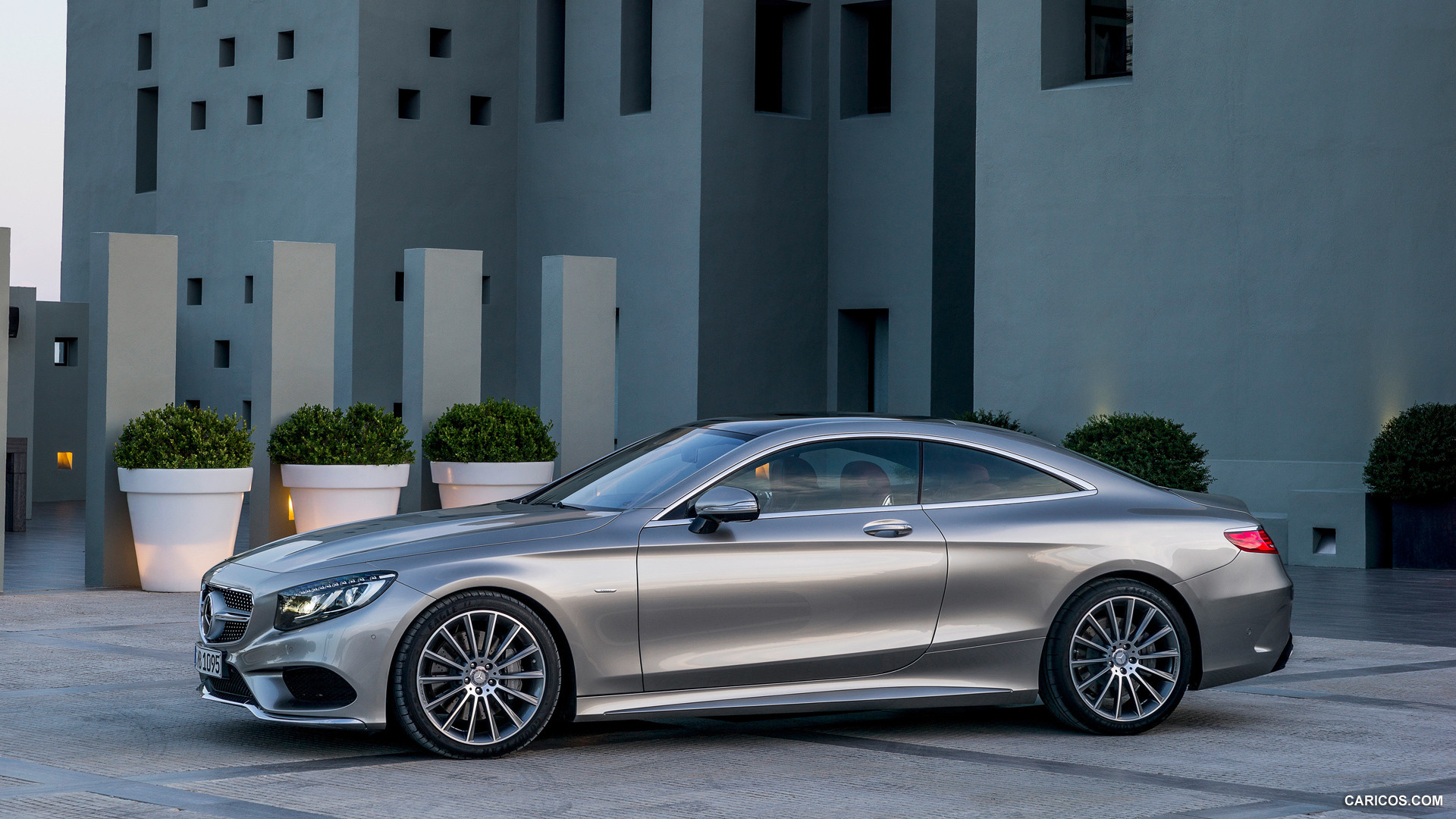 2015 Mercedes-Benz S-Class S500 4MATIC Coupe  - Side, #23 of 145