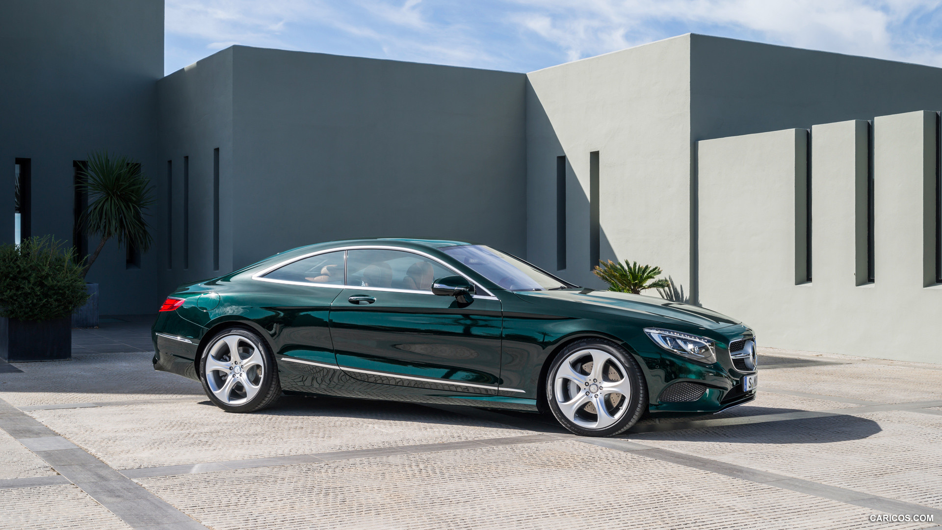 2015 Mercedes-Benz S-Class S500 4MATIC Coupe  - Side, #102 of 145