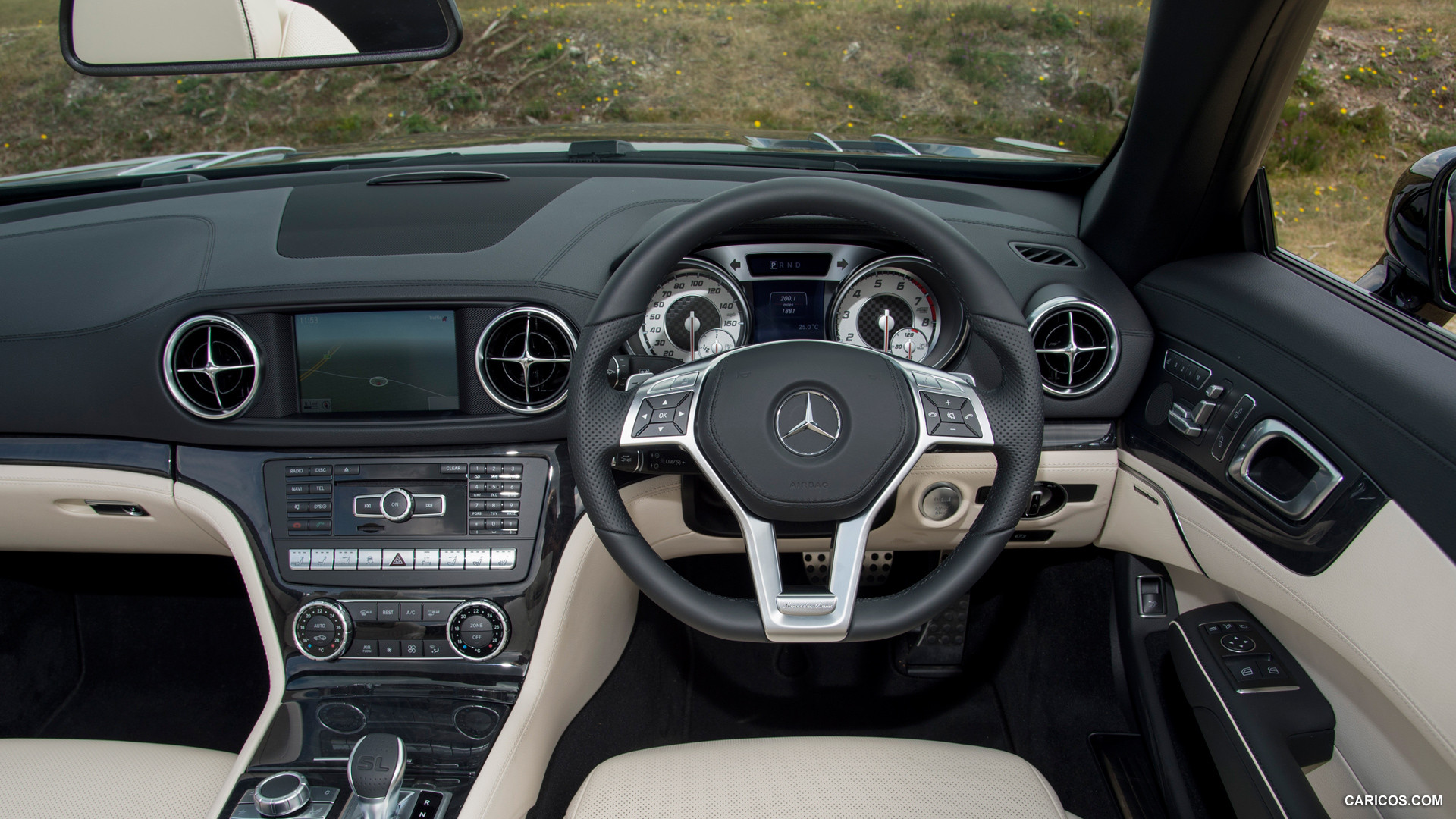 2015 Mercedes-Benz SL-Class SL400 (UK-Version)  - Interior, #32 of 34