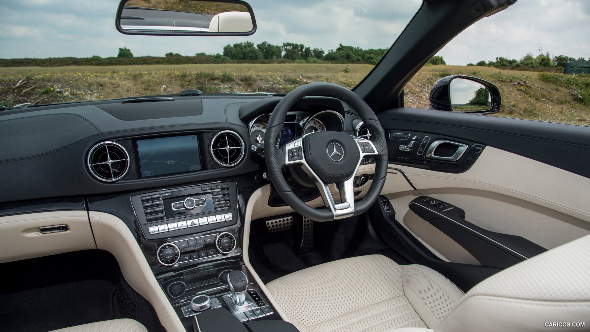 2015 Mercedes-Benz SL-Class SL400 (UK-Version) - Interior | Caricos