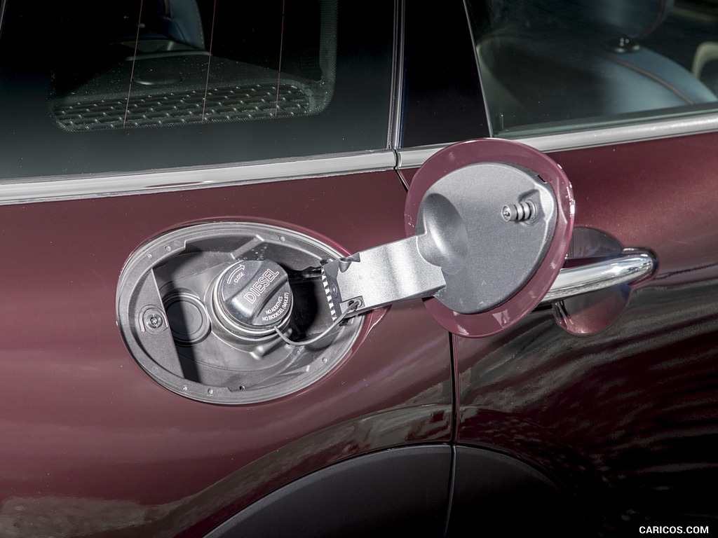 2016 MINI Cooper Clubman D (UK-Spec) - Detail