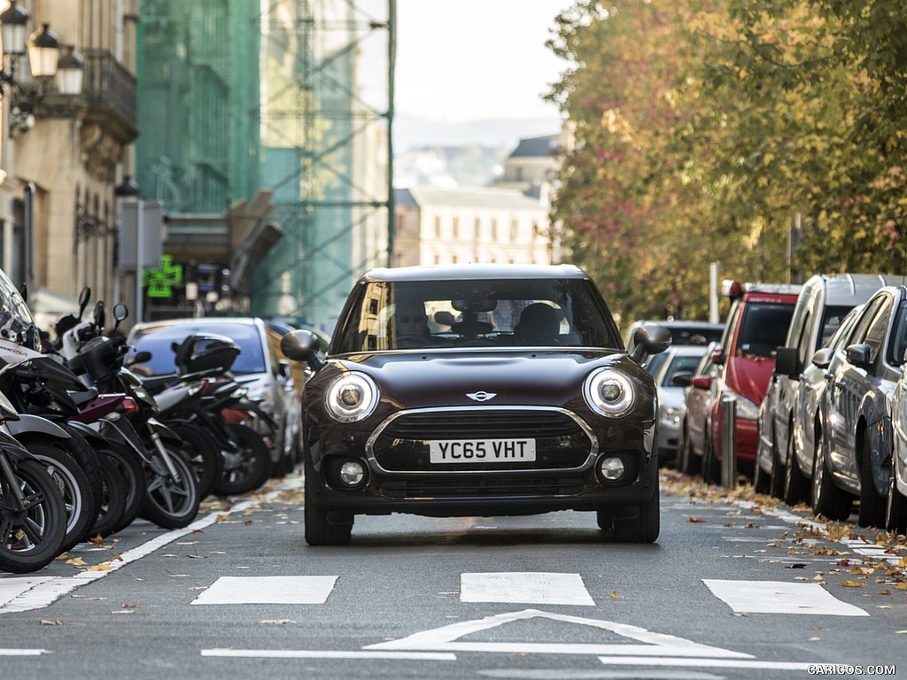 2016 MINI Cooper Clubman D (UK-Spec) - Front