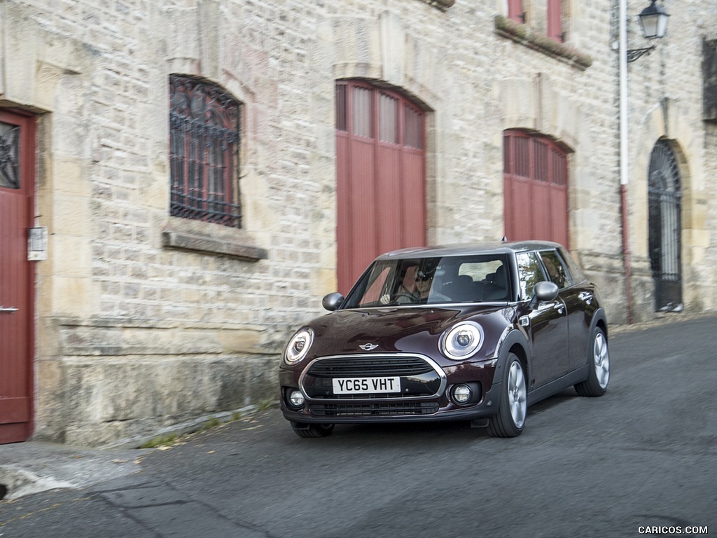 2016 MINI Cooper Clubman D (UK-Spec) - Front