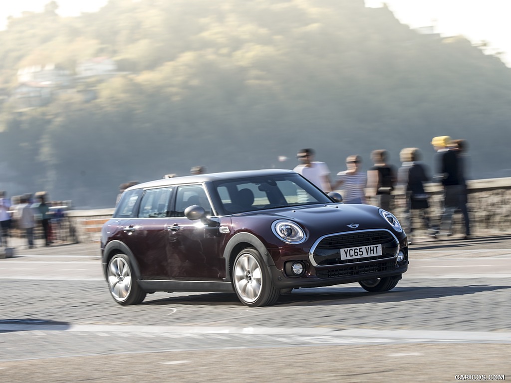 2016 MINI Cooper Clubman D (UK-Spec) - Front