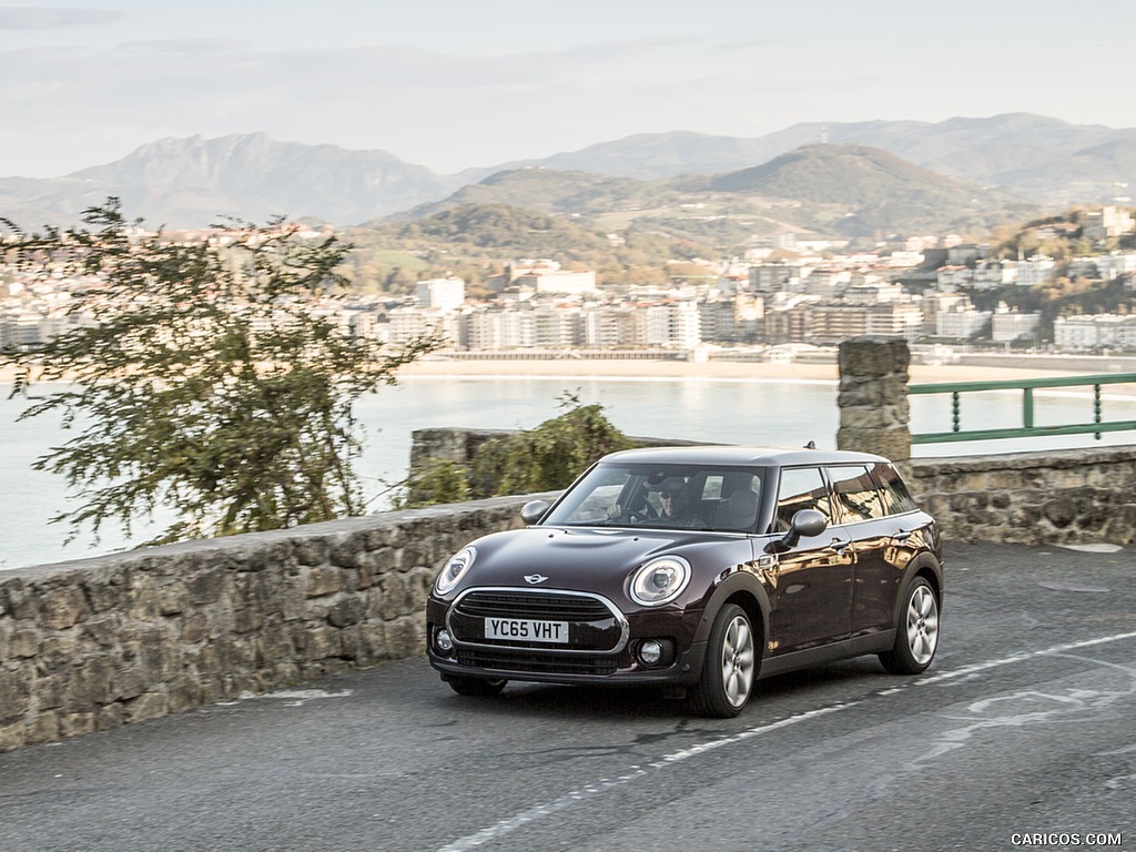 2016 MINI Cooper Clubman D (UK-Spec) - Front