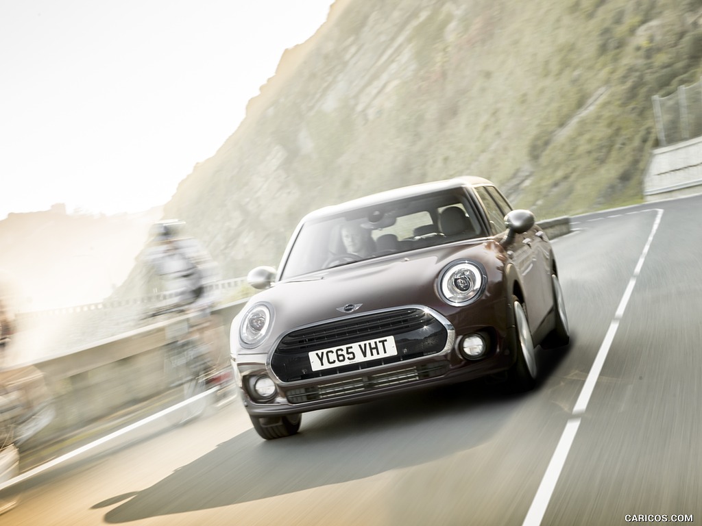 2016 MINI Cooper Clubman D (UK-Spec) - Front