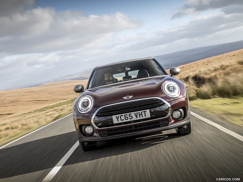 2016 MINI Cooper Clubman D (UK-Spec) - Front