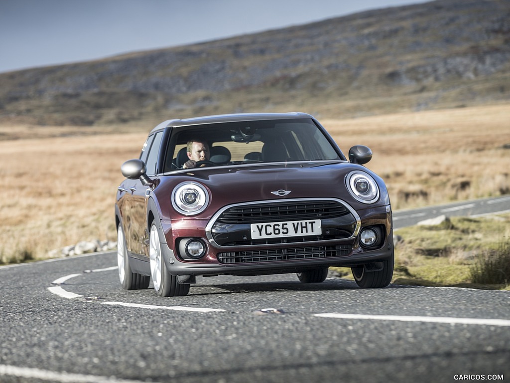 2016 MINI Cooper Clubman D (UK-Spec) - Front