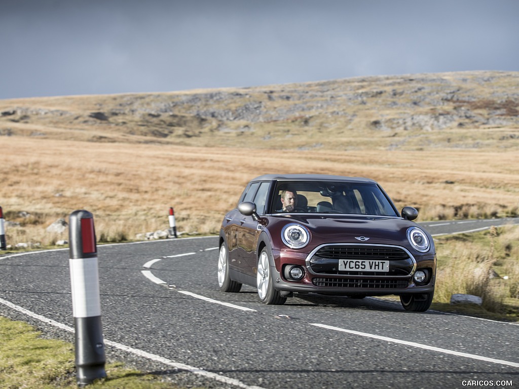 2016 MINI Cooper Clubman D (UK-Spec) - Front