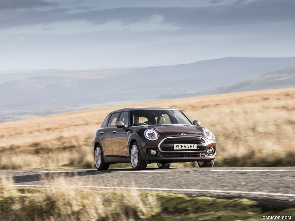 2016 MINI Cooper Clubman D (UK-Spec) - Front