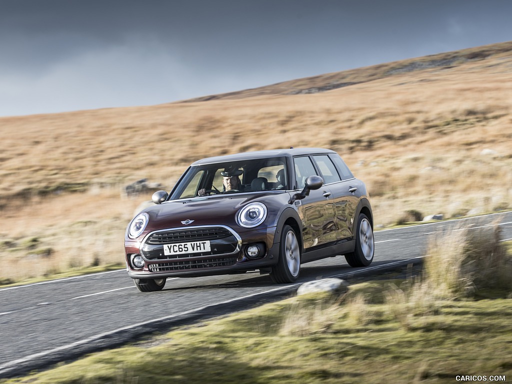 2016 MINI Cooper Clubman D (UK-Spec) - Front