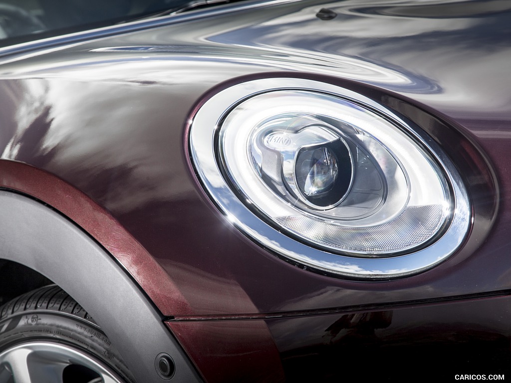 2016 MINI Cooper Clubman D (UK-Spec) - Headlight