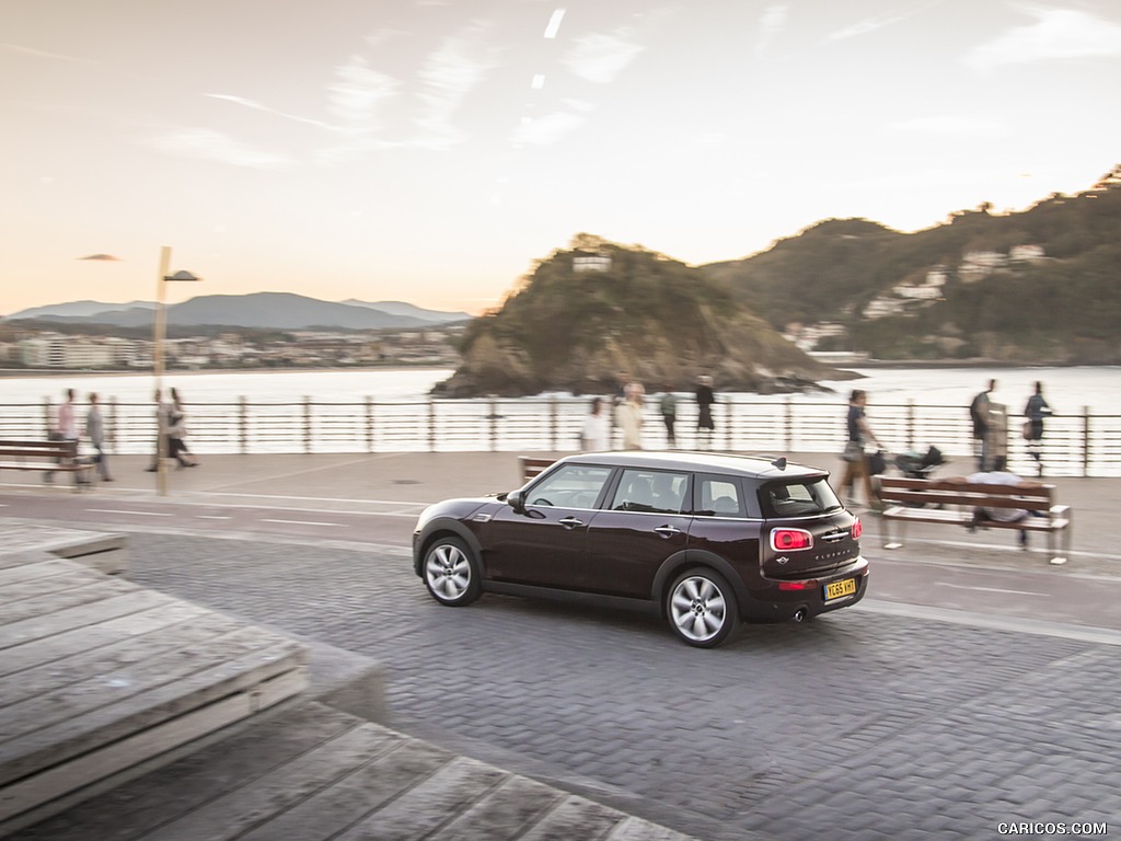 2016 MINI Cooper Clubman D (UK-Spec) - Side