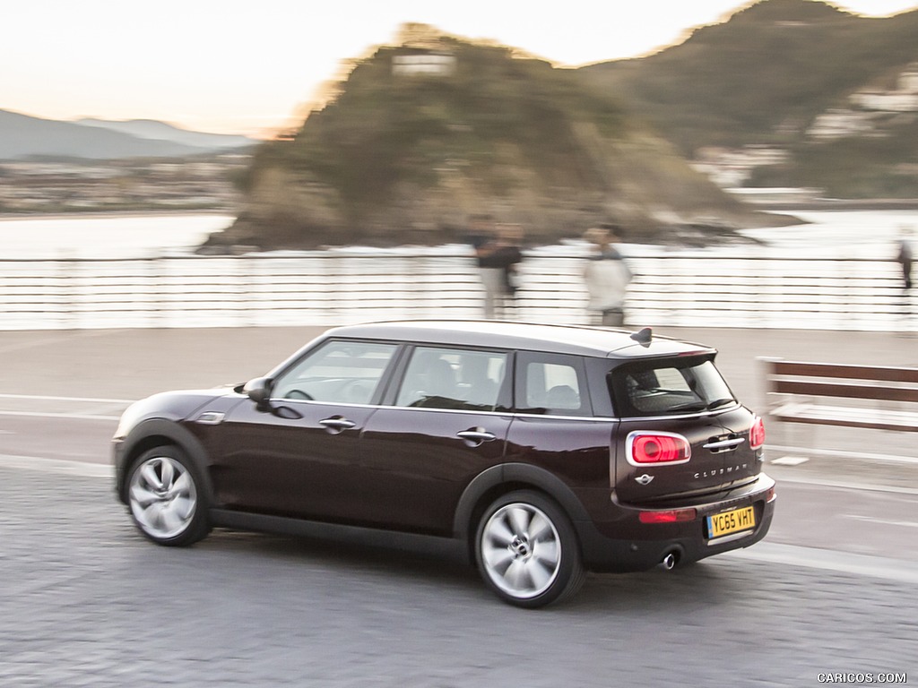 2016 MINI Cooper Clubman D (UK-Spec) - Side