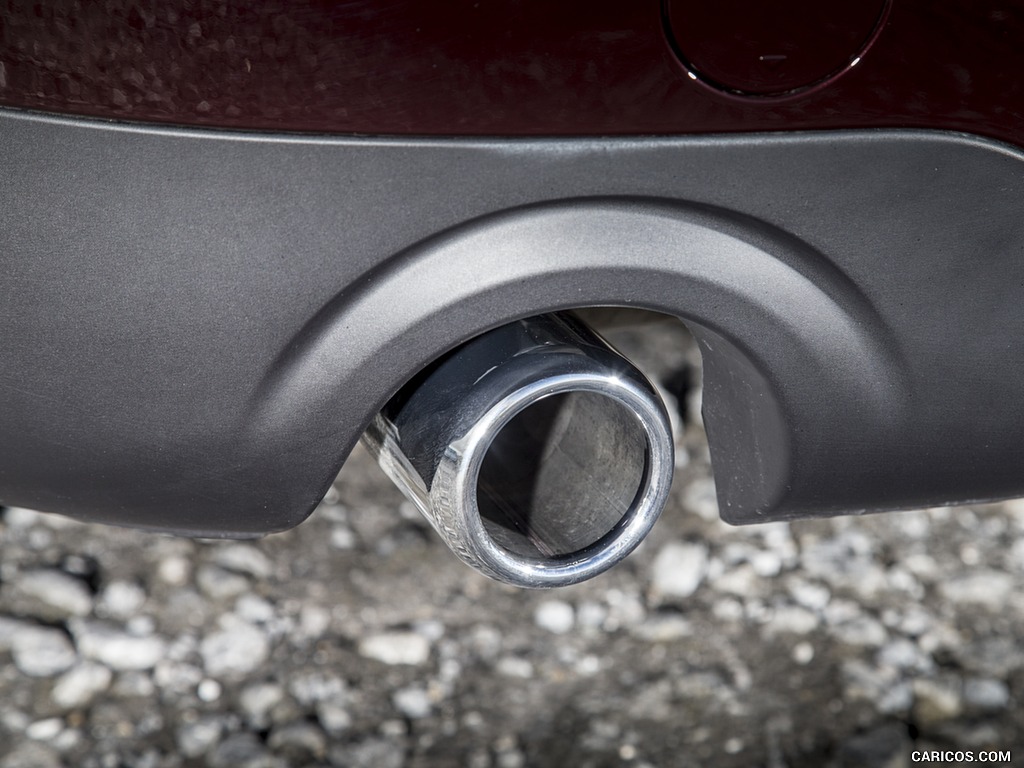 2016 MINI Cooper Clubman D (UK-Spec) - Tailpipe