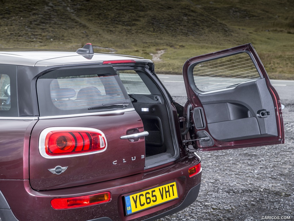 2016 MINI Cooper Clubman D (UK-Spec) - Trunk