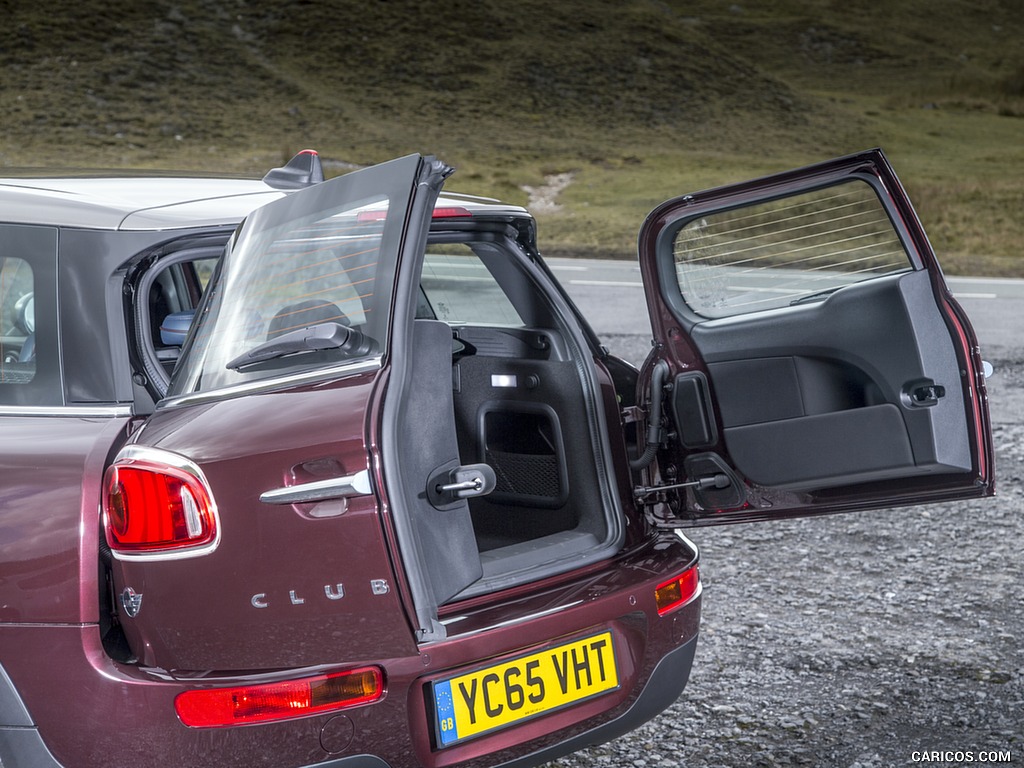 2016 MINI Cooper Clubman D (UK-Spec) - Trunk