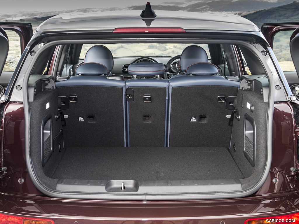 2016 MINI Cooper Clubman D (UK-Spec) - Trunk