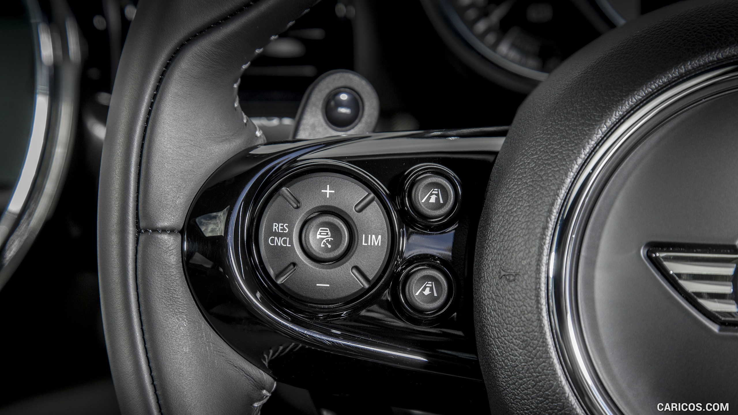 2016 MINI Cooper Clubman S (UK-Spec) - Interior, Steering Wheel, #255 of 275