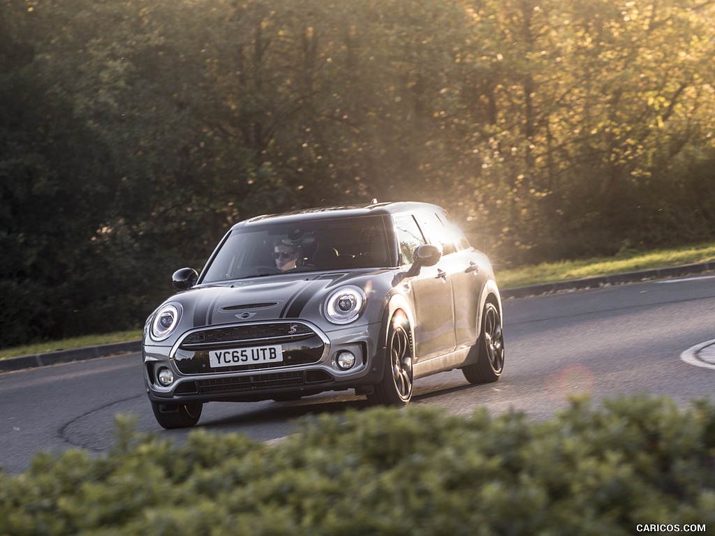 2016 MINI Cooper Clubman S (UK-Spec) - Front