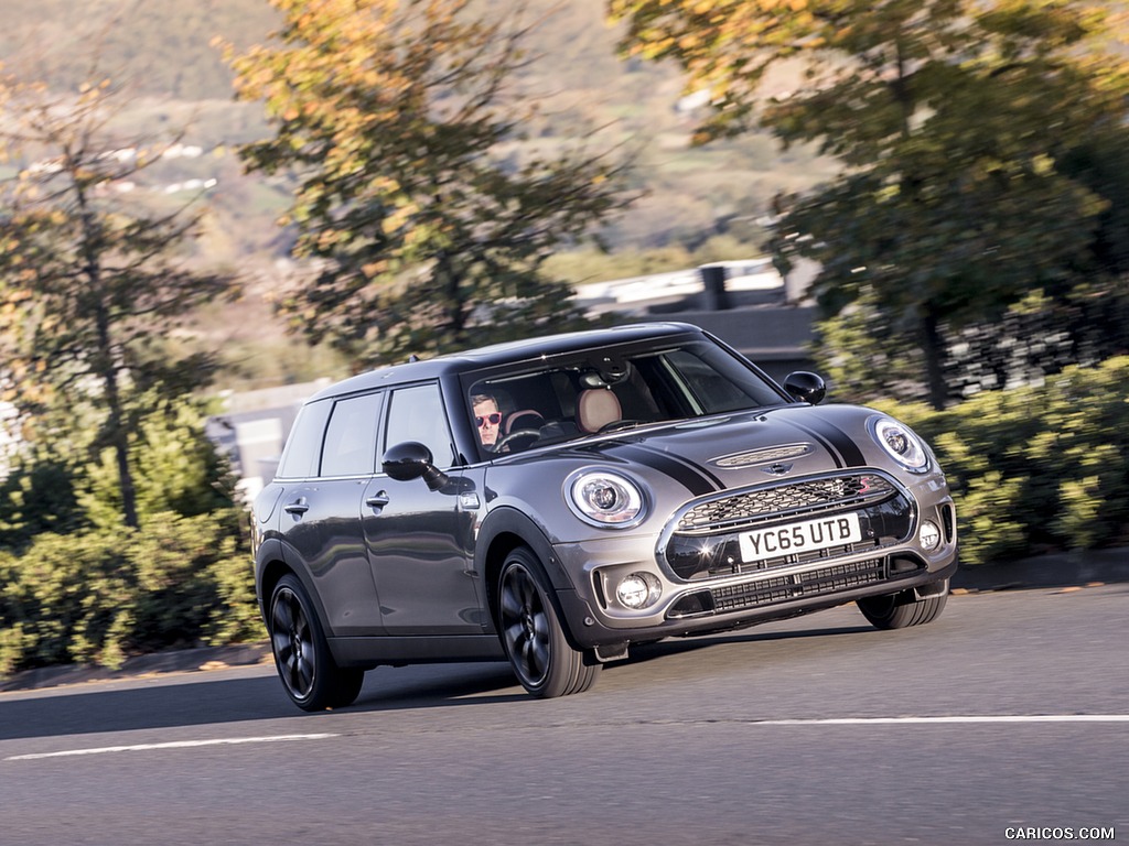 2016 MINI Cooper Clubman S (UK-Spec) - Front