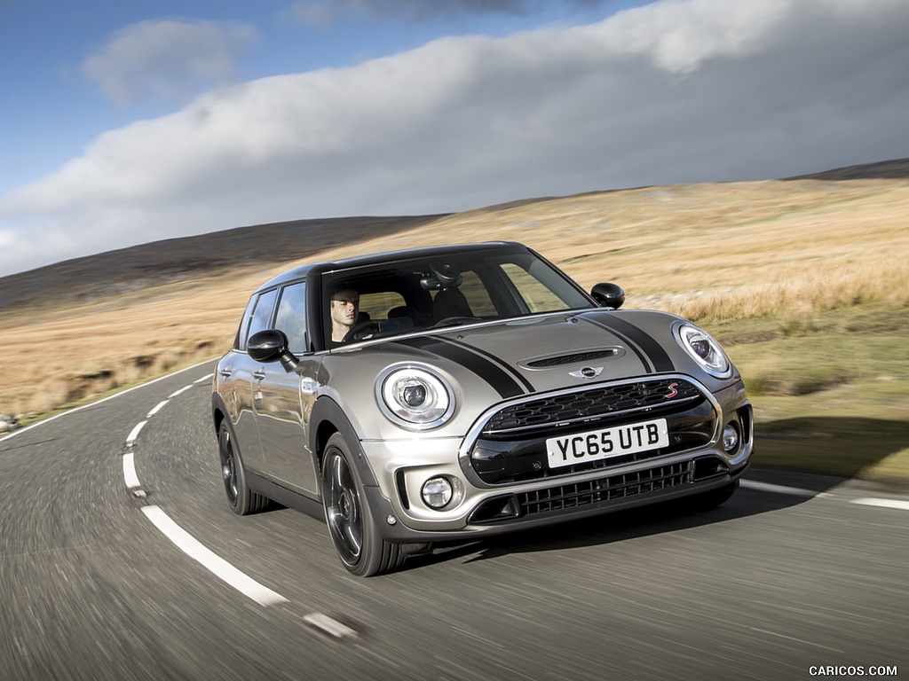 2016 MINI Cooper Clubman S (UK-Spec) - Front