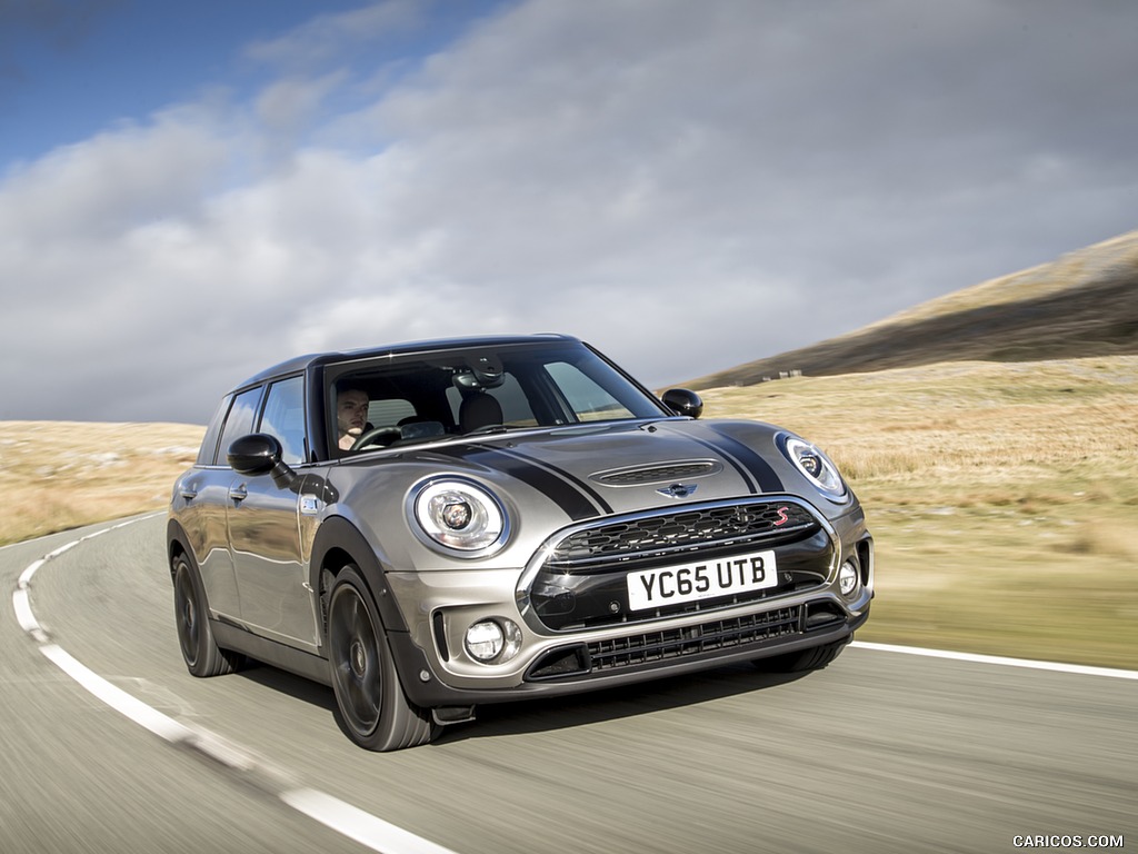 2016 MINI Cooper Clubman S (UK-Spec) - Front