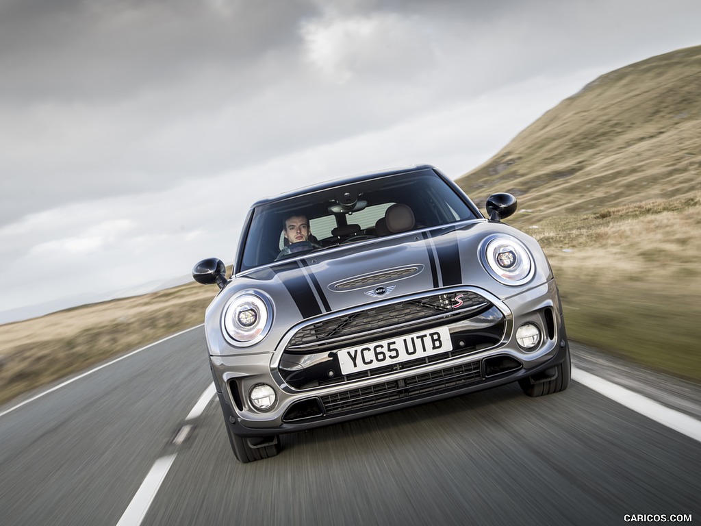 2016 MINI Cooper Clubman S (UK-Spec) - Front