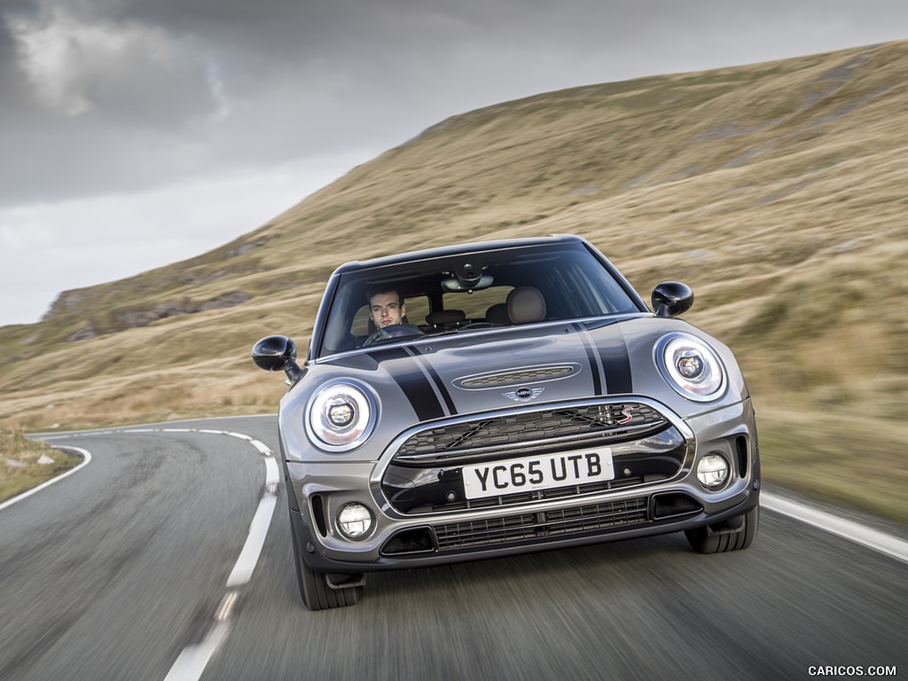 2016 MINI Cooper Clubman S (UK-Spec) - Front