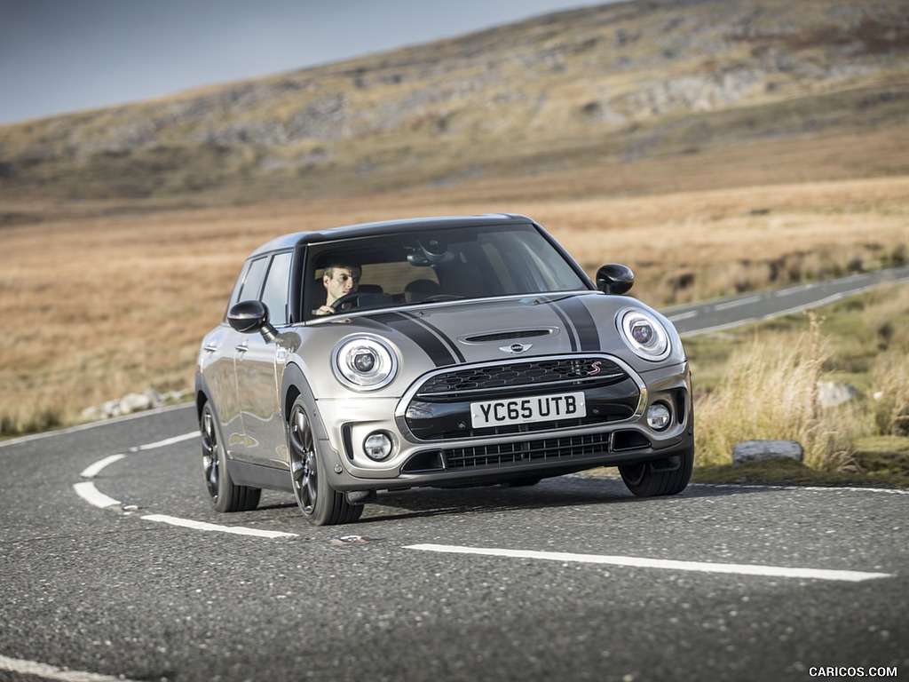 2016 MINI Cooper Clubman S (UK-Spec) - Front