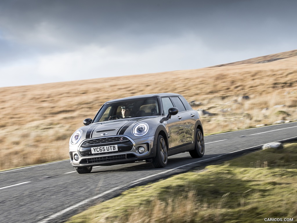 2016 MINI Cooper Clubman S (UK-Spec) - Front